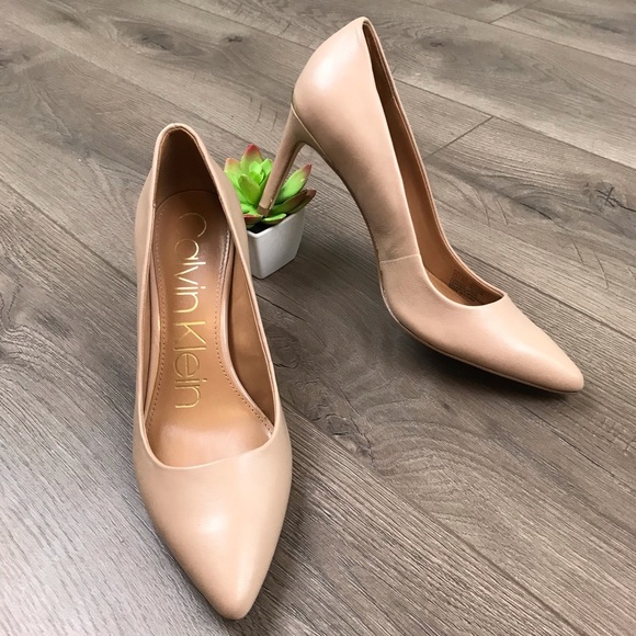 calvin klein kirsten pump